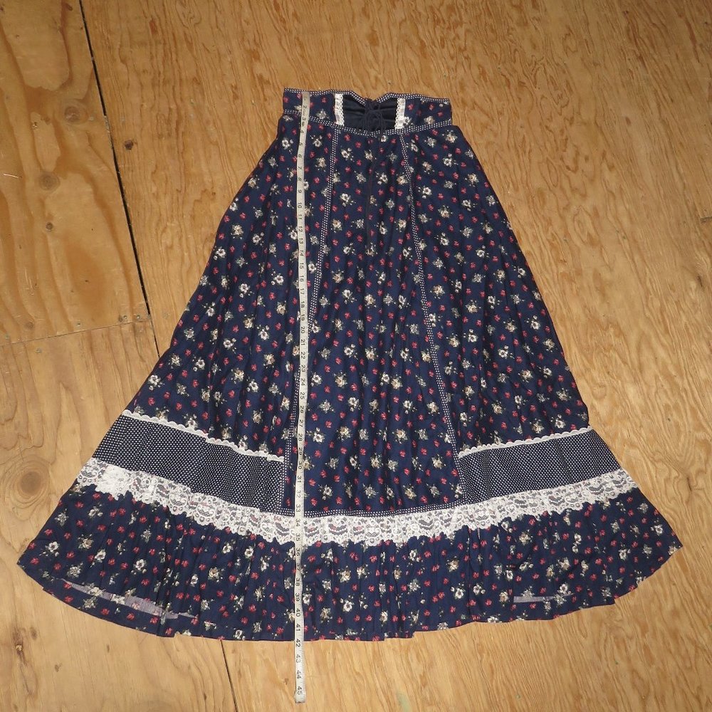 Beautiful Vintage Gunne Sax Maxi Skirt